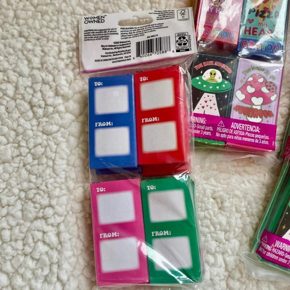 Way to Celebrate Valentines Crayon Boxes Party Favors 4 Packs 32 Sets Total NEW‎